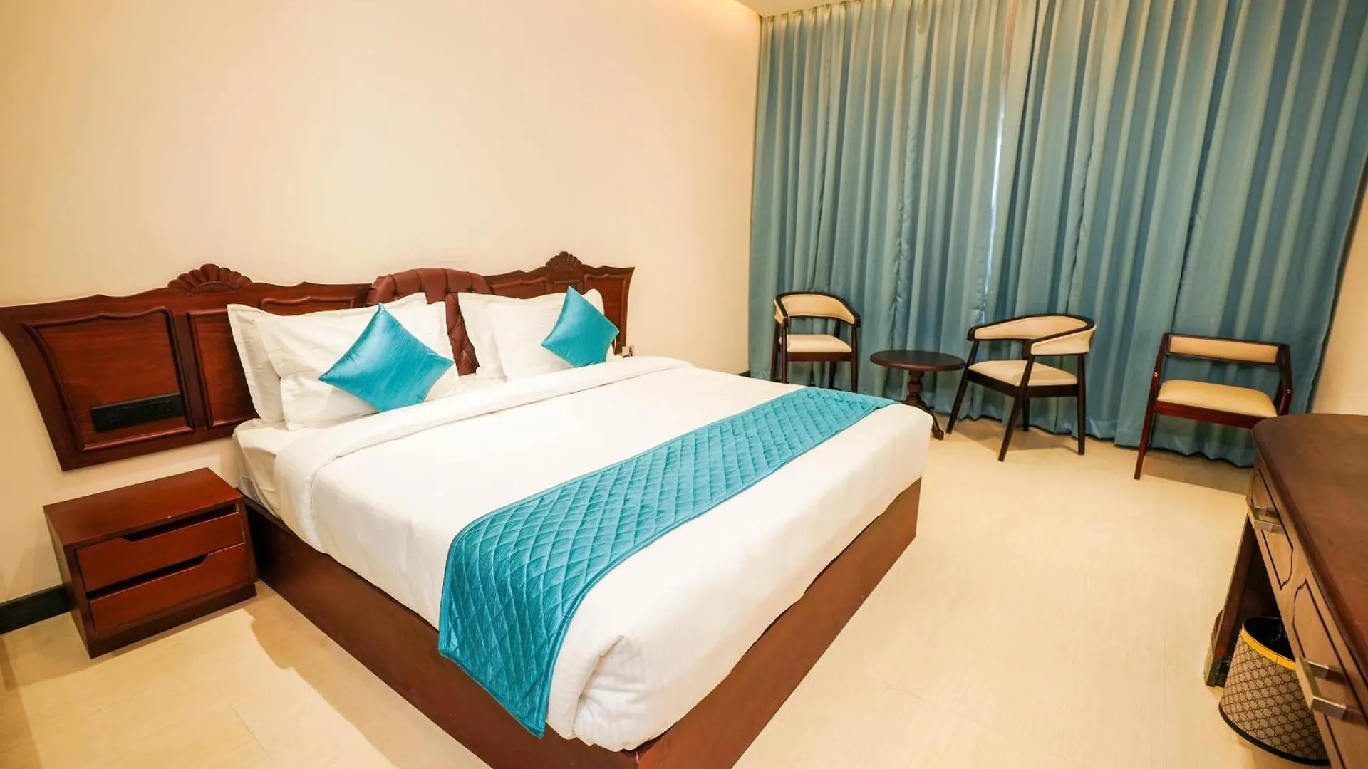 ****  Blue Castle Hotel Thiruvananthapuram India